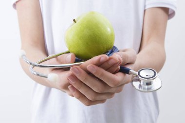 el stetoskop ve apple, tıp ve sağlık kavramı ile