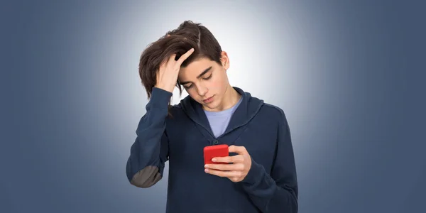Adolescente Estudiante Aislado Con Teléfono Móvil — Foto de Stock