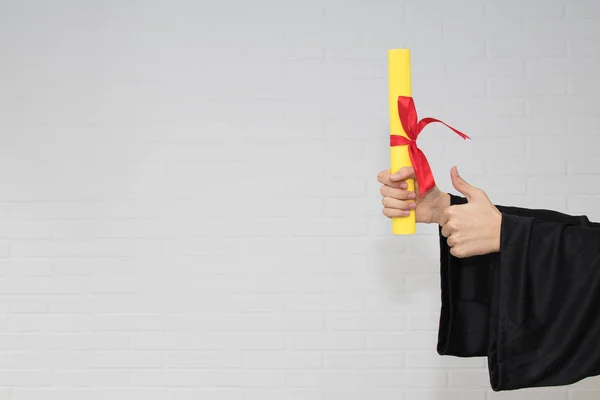 Hand Graduation Diploma — Stock Photo, Image