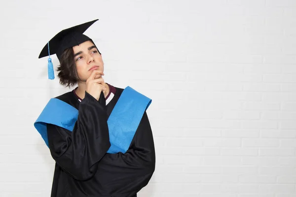 Joven Aislado Traje Graduación — Foto de Stock