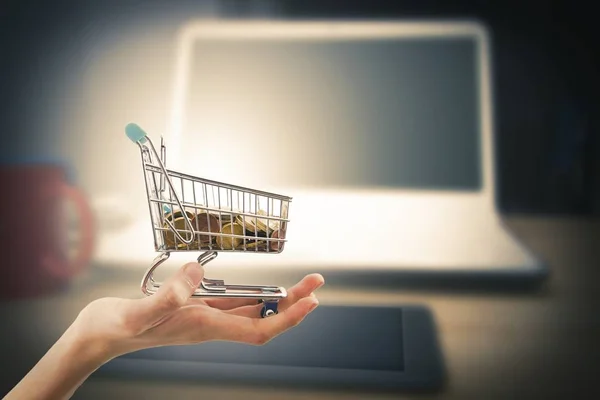 Acquistare Carrello Laptop Shopping Online — Foto Stock