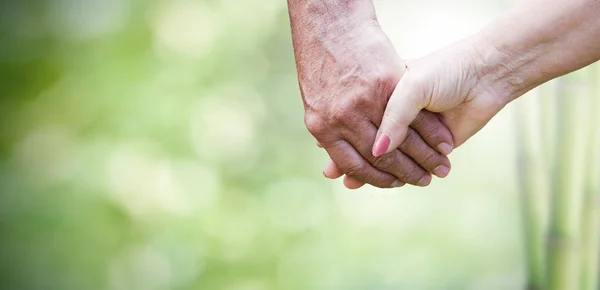 Senioren Handen Paar Liefde Ouderen — Stockfoto