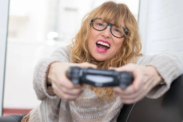 Adulte Femme Jouer Jeux Vidéo — Photo