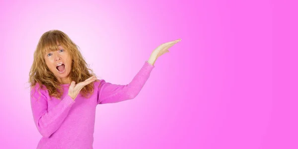 Woamn Adult Isolated Pink Background — Stock Photo, Image