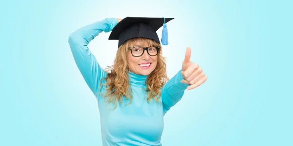 Isolated Student Graduation Cap — Stock Photo, Image