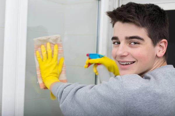 Young Man Cleaning Ballet Spray — Stock Photo, Image