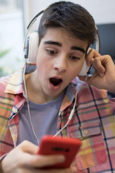 Young Man Looking Phone Surprised — Stock Photo, Image