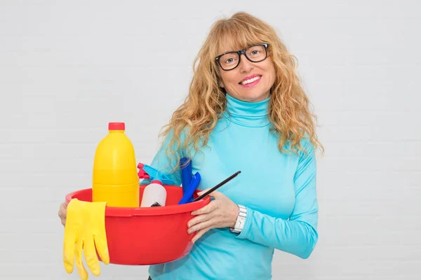 Mujer Con Productos Limpieza Aislados — Foto de Stock