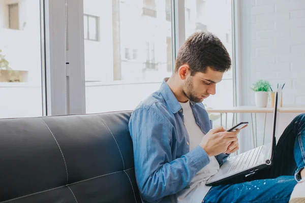 Boy Mobile Phone Home — Stock Photo, Image