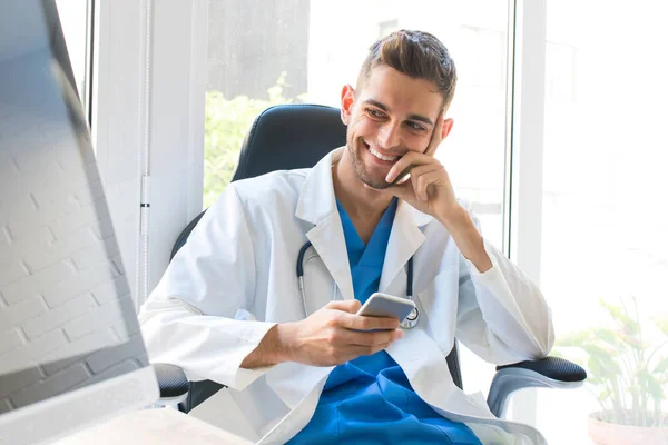 Doctor Medical Professional Uniform Consultation Dispatch — Stock Photo, Image