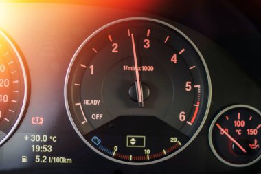 kilometre karesi veya araba hız göstergesi