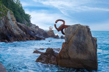 Heykeller Donostia, San Sebastian, İspanya 'da rüzgarın tarağı