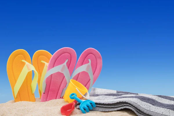 Sandales Dans Sable Plage Été Vacances — Photo