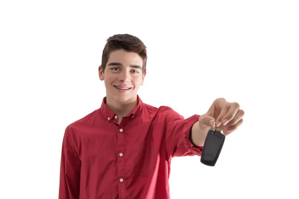 Jeune Homme Souriant Isolé Avec Clés Voiture Télécommande — Photo