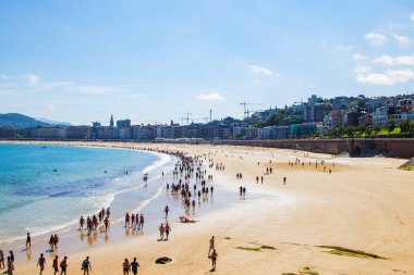 İspanya, SAN SEBASTIAN, 16 Haziran 2019 - Atlantik Okyanusu, San Sebastian, Donostia, İspanya 'nın La Concha plajı