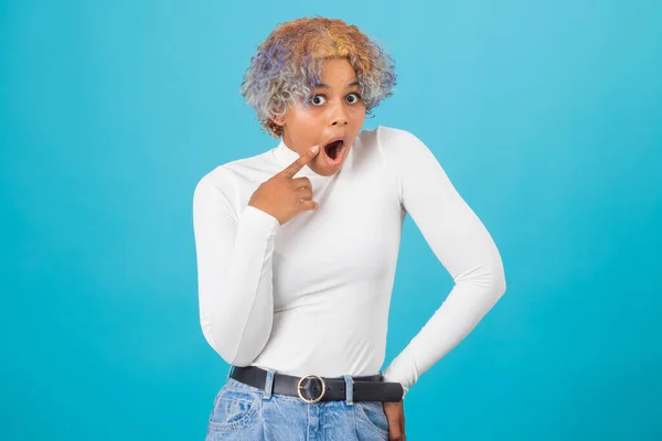 Jovem Afro Americana Menina Isolada Cor Fundo — Fotografia de Stock