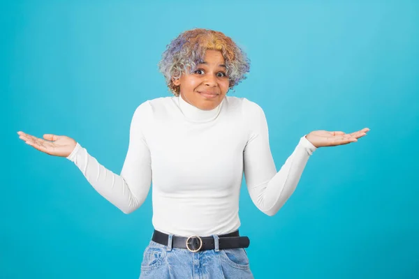 Jovem Afro Americana Menina Isolada Cor Fundo — Fotografia de Stock