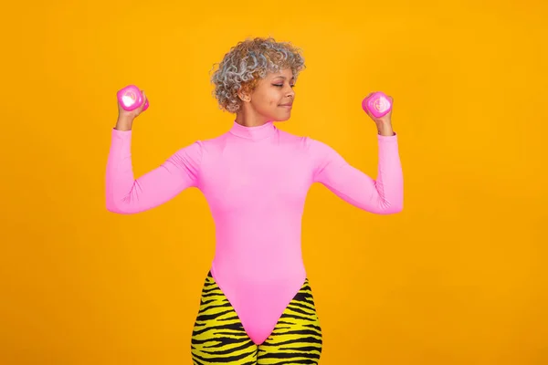 Chica Mujer Ropa Deportiva Haciendo Gimnasia Mancuerna — Foto de Stock