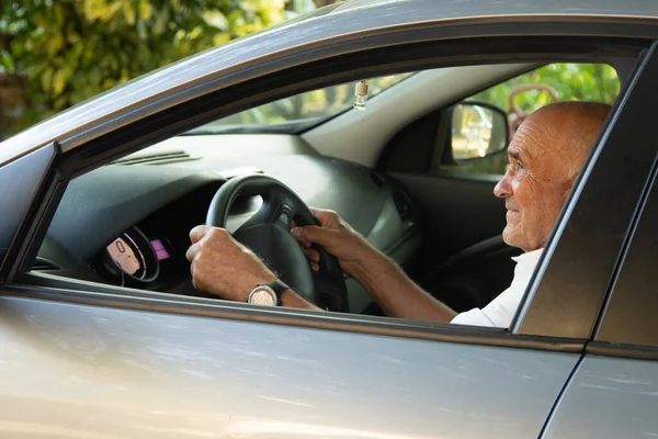 Portrait Voiture Conduite Masculine Senior — Photo