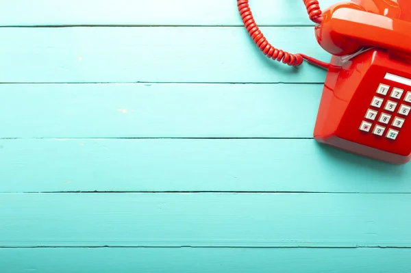 Receptor Telefone Vermelho Clássico Telefonema Espera Telefone Retro Piso Madeira — Fotografia de Stock