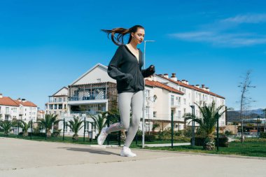 sabah, çevresinde inatçı hızlı kız çalıştırır kilo vermek istiyor