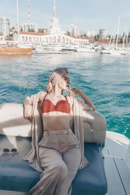 Karayip Denizi Adası'na, uzun zamandır beklenen tatil yelken lüks şık kadın