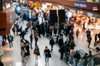 Bulanık havalimanı arka planı, içinin üst görünümü