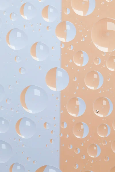 雨滴と色の抽象的な背景 — ストック写真
