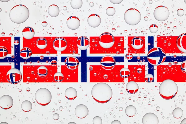 Norges Flagga Bakom Ett Glas Täckt Med Regndroppar — Stockfoto