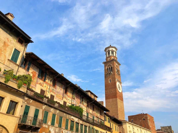 Torre Dei Lamberti Torre Medievale Piazza Delle Erbe Patrimonio Mondiale — Foto Stock