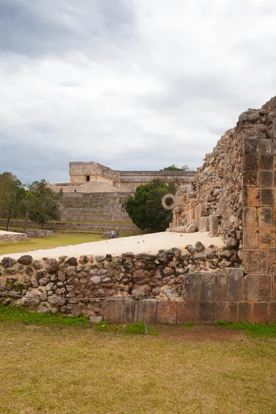 ウシュマル メキシコ 2018 マジェスティックは メキシコのウシュマルの遺跡します ウシュマルは現在のメキシコの古典的な期間の古代マヤ都市です — ストック写真