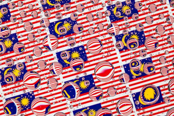 Bandeiras Malásia Atrás Copo Coberto Com Gotas Chuva Padrão Bandeiras — Fotografia de Stock