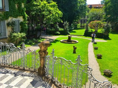 Milan, İtalya - 7 Mayıs, 2018: Milan ' dan son akşam yemeği, karşısında Museo Vigna di Leonardo Leonardo da Vincis üzüm bağları geri ve onları halka açık yaptı.
