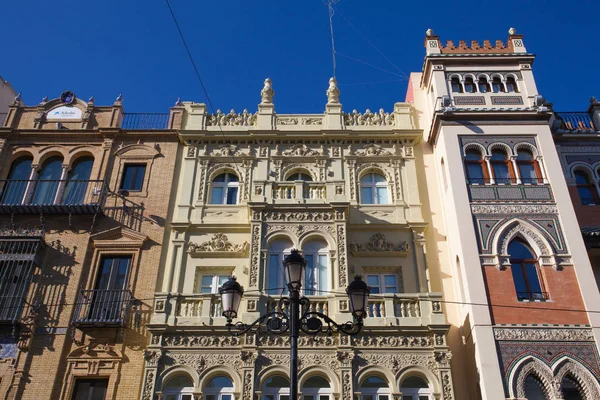 セビリア アンダルシア州 スペインの市内中心部の歴史的建物の詳細 — ストック写真