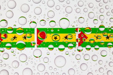 Sao Tome ve Principe bayrakları bir cam arkasında yağmur damlaları ile kaplı. 3D çizim