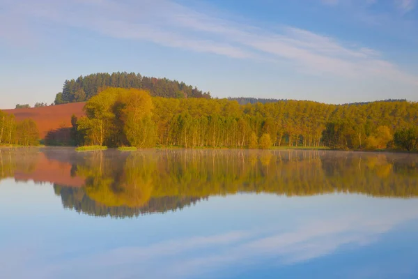 Symmetrie Morgen Auf Dem Teich Tschechische Republik Herbstliche Szenerie — Stockfoto