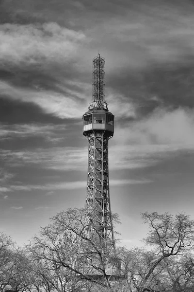 Petrn Gözcü Kulesi Prag Şiddetle Eyfel Kulesi Benzer Metre Boyunda — Stok fotoğraf