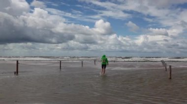 Şiddetli yağmurdan sonra inanılmaz Lakolk sahilinde. Bu plaj şiddetli yağmurdan sonra sahil, Jutland, Danimarka. Bu plaj uçurtma sörfü, sörf vesaire için favori..