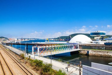 Aviles, İspanya - Temmuz 4,2017: Görünüm Niemeyer Aviles içinde bina merkezi. Kültür Merkezi Brezilyalı mimar Oscar Niemeyer tarafından tasarlanmış.