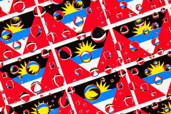 Banderas Antigua Barbuda Detrás Vaso Cubierto Con Gotas Lluvia Patrón — Foto de Stock