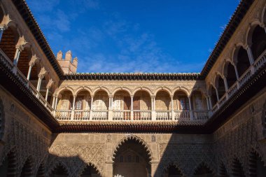 Sevilla, İspanya - Kasım 18,2016: Alcazar Seville, The Courtyard Maidens.The Alcazar Seville, Seville, İspanya, orijinal Endülüs Müslüman kralları tarafından gelişmiş bir kraliyet saray olduğunu.
