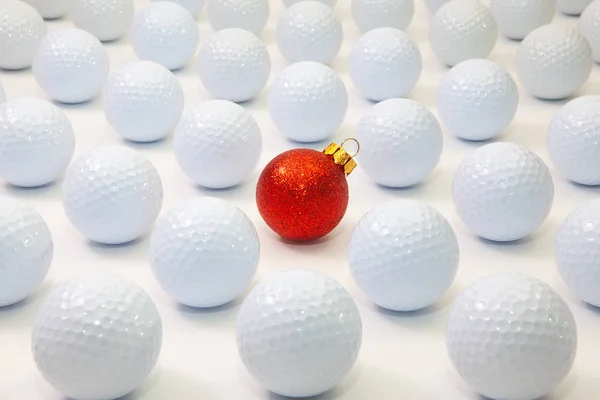 Patrón Con Bolas Golf Blanco Decoración Roja Navidad Mesa —  Fotos de Stock
