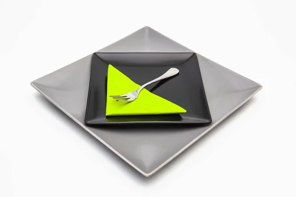 Μαύρο Και Γκρι Τετράγωνα Πιάτα Στο Λευκό Ξύλινο Τραπέζι Top — Φωτογραφία Αρχείου