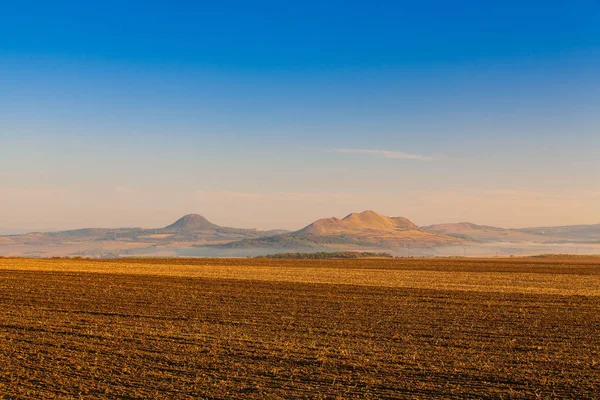 Herfst Landschap Met Landbouwgronden Onlangs Geploegd Voorbereid Voor Het Gewas — Stockfoto