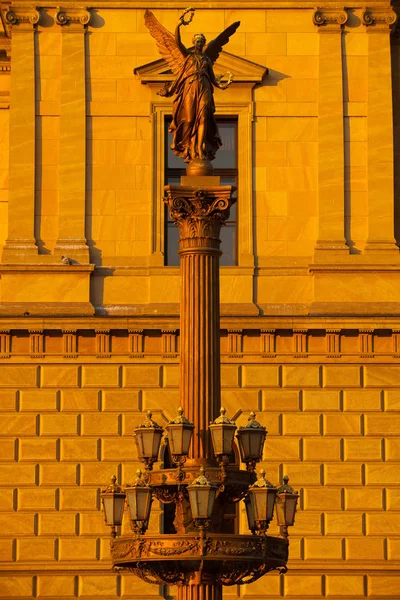 Storico Lampione Fronte Rudolfinum Praga Repubblica Ceca Rudolfinum Edificio Praga — Foto Stock