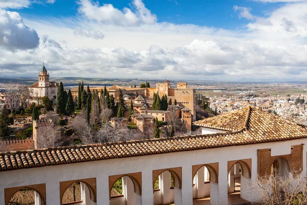 Alhambra Complexo Palácio Fortaleza Localizado Granada Andaluzia Espanha Foi Originalmente — Fotografia de Stock