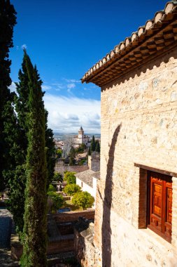 Alhambra palace ve Granada, Endülüs, İspanya bulunan kale karmaşık olduğunu. Başlangıçta Roma surlarının kalıntıları reklam 889 içinde küçük bir kale olarak inşa edilmiştir