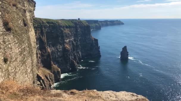 Berömda Cliffs Moher Havet Klippor Ligger Sydvästra Utkanten Regionen Burren — Stockvideo