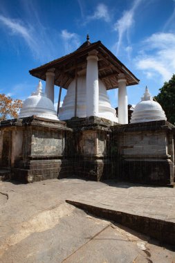 Gadaladenyia Vihara, Pilimathalawa, Kandy, Sri Lanka 'da bulunan eski bir Budist tapınağıdır. Gadaladeniya kayalık bir çıkıntının üzerinde yer almaktadır..