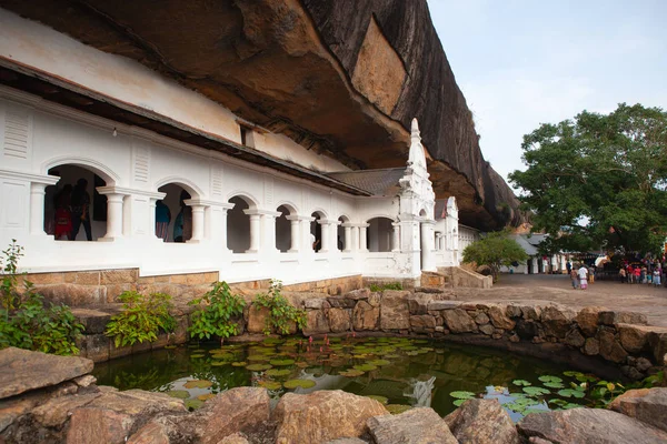 Zlatý chrám buddhistické jeskyně - Dambulla, Srí Lanka — Stock fotografie